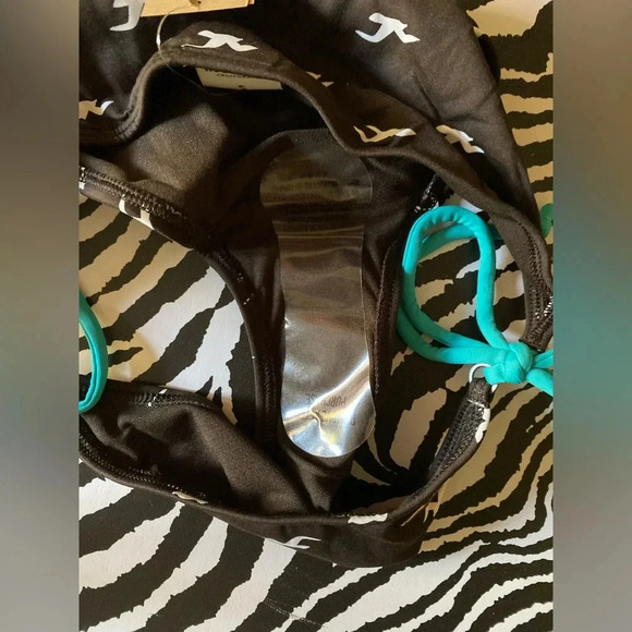 Hollister bikini bottoms, new with tags - Picture 3 of 3